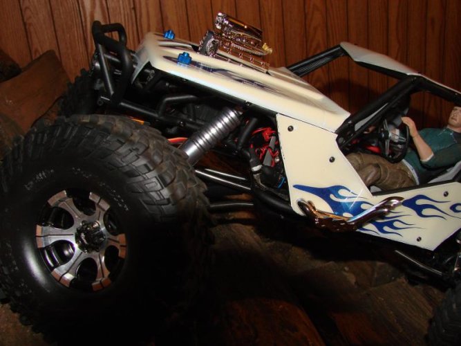 Wraith motor & side pipes 011.jpg