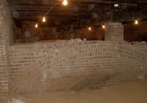 crypt3.jpg