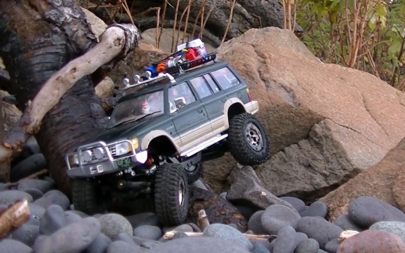 Micro RC Crawler - Mitsubishi Montero 1990.JPG