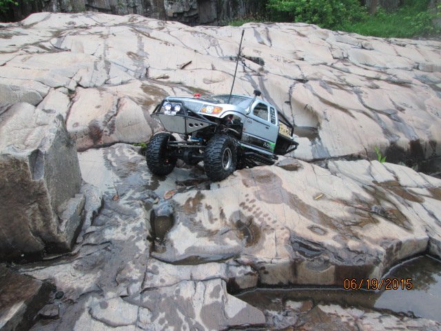 rock crawler 001.JPG