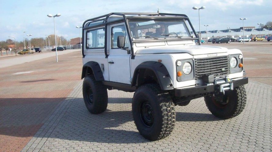 Defender_90_008.jpg