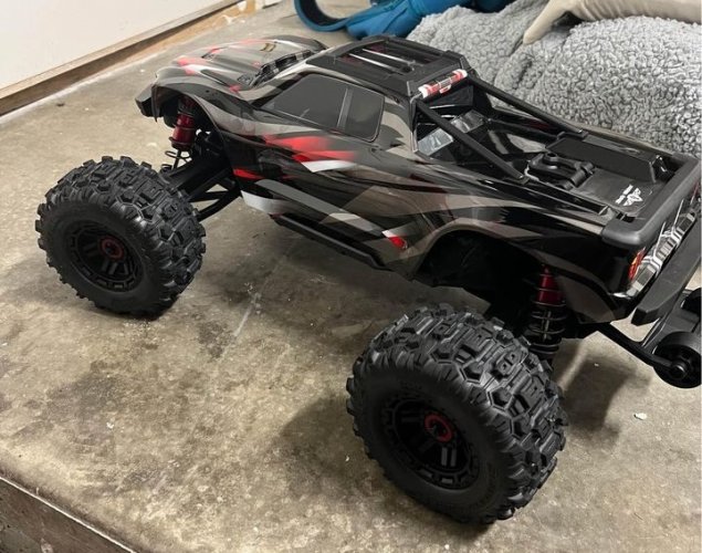 Traxxas Maxx V2.jpg