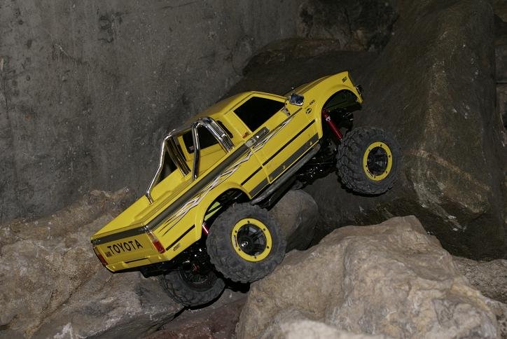 r-fab hilux 005.jpg