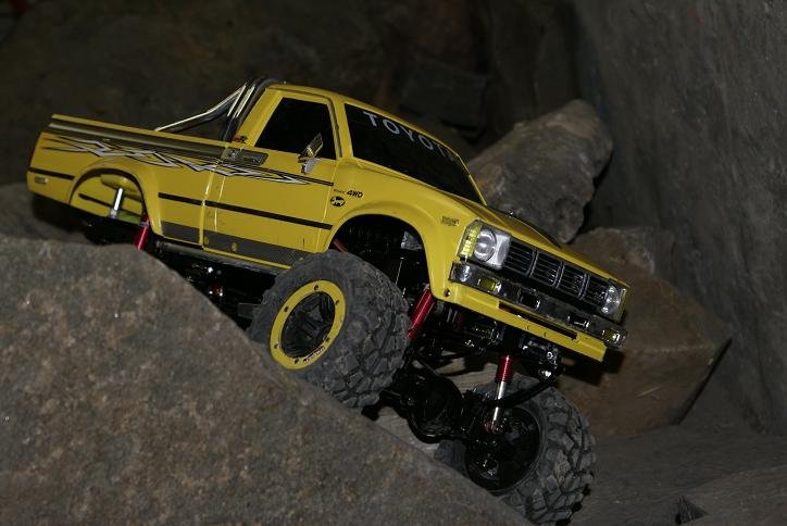 r-fab hilux 008.jpg