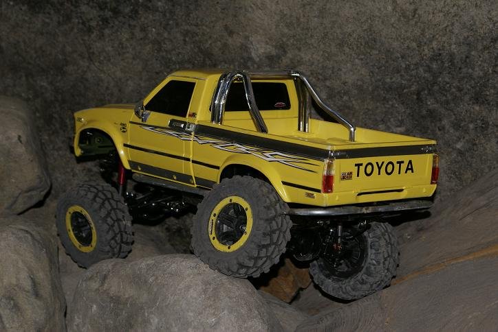 r-fab hilux 016.jpg