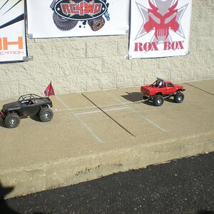 2.2 Axial Scx custom roll cage vs  Toyota HILUX