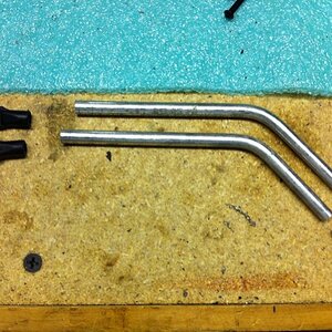 rear lower links homebuilt out of 1/4 steel rod, revo rod ends with 8/32 all thread