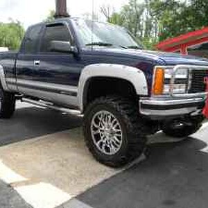 my new ride!
93 gmc 6in lift warn 9000lb winch warn bumper
35in nitto mud grapplers
20in incubus rims