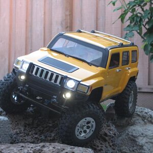 Maya Group Hummer H3 Body on SCX10