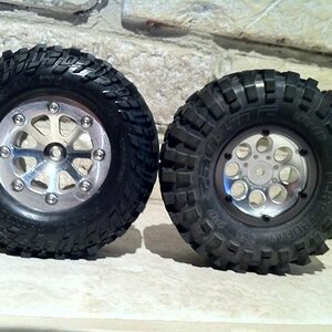 4.19" 1.9 Baja Claw with proline foams vs stock Flat Iron
Motoworx weighted with 3.5 oz