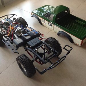 55T, Savox servos, Lipo, Punishers, XVDs, supersoft leaf springs, Futaba 6EX, LEDs, Bodylift brackets, weighted 1.9 Tarantulas, Rok Lox, Big Boss flar