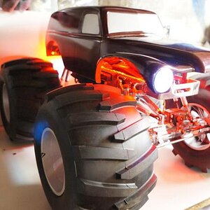 Grave Digger KYOSHO Twin Force Mad Force MONSTER RC Truck