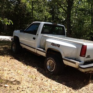 1:1, 95 Sierra. 350 vortec, 5speed.