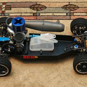 RC10 DS nitro 02