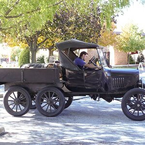 115 Ford 1923 Model T Whites Garage Snowmobile 8953757 SCD 900