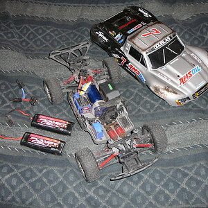 mini slash vxl brushless and rtr except charger. two batteries