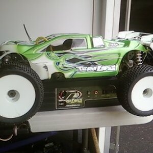 Losi 8ight t * Werks team .28 with JP3 pipe * Fioroni inner/outer hinge pin adjusters fron and rear * OFNA big bore shocks *