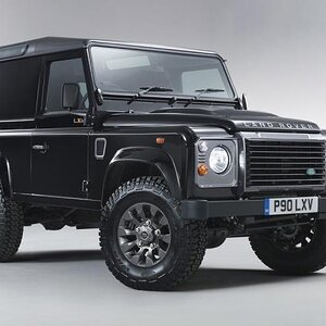 Land Rover Defender LXV2 e1368404830136