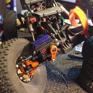 Steering link behind the axial.