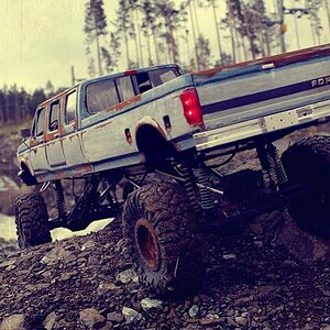 210 Ford F 350 6 door crawler