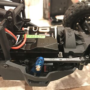 HS-85MG installed on Yeti JR with Dynamite 24t Servo arm.