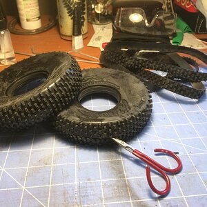 Working on some new VooDoos for the SuDu XR10.  I tried the pink Rovers but did not like them for crawling. The Rovers worked on loose rock and moss c