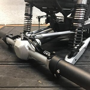 Vanquish Products Yeti XL Axle with American Machine Works Ohio upper and lower Links, UCfab Dlux Sway Bar