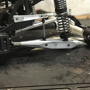 Vanquish Products Yeti XL Axle with American Machine Works Ohio upper and lower Links, UCfab Dlux Sway Bar