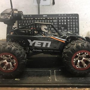 Axial Yeti Jr with Traxxas Summit tires