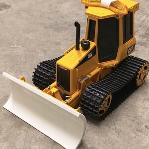 Custom Crawlerz Bruder D5 Dozer (updated Drive/Tracks/Blade) left_front