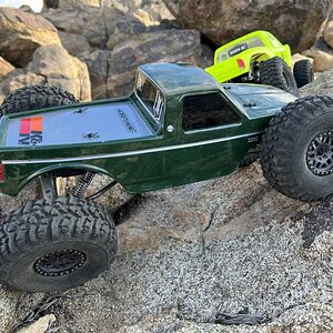 Wroncho debut at Horsemans. Wraith skid modified to fit Scx10.1 frame rails, Rock Pirate RC Scx10.2 front & rear shock towers, JConcepts Tucked ‘89 F-