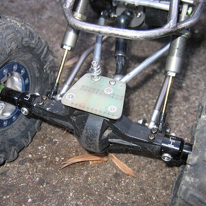 Rear axle detail. Torque-twist was somewhat reduced with the links here. The shocks are internally sprung. I need to play with the spring rates still.