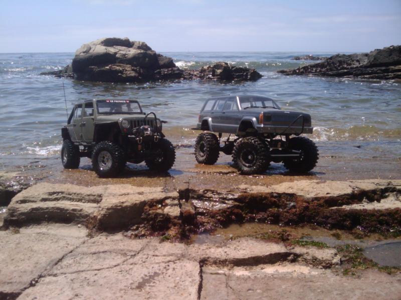 2X Jeep