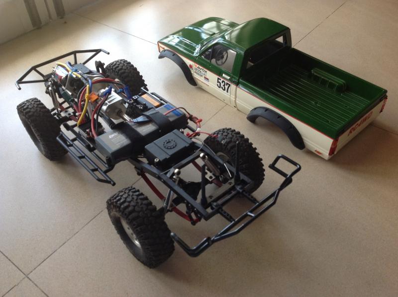 55T, Savox servos, Lipo, Punishers, XVDs, supersoft leaf springs, Futaba 6EX, LEDs, Bodylift brackets, weighted 1.9 Tarantulas, Rok Lox, Big Boss flar