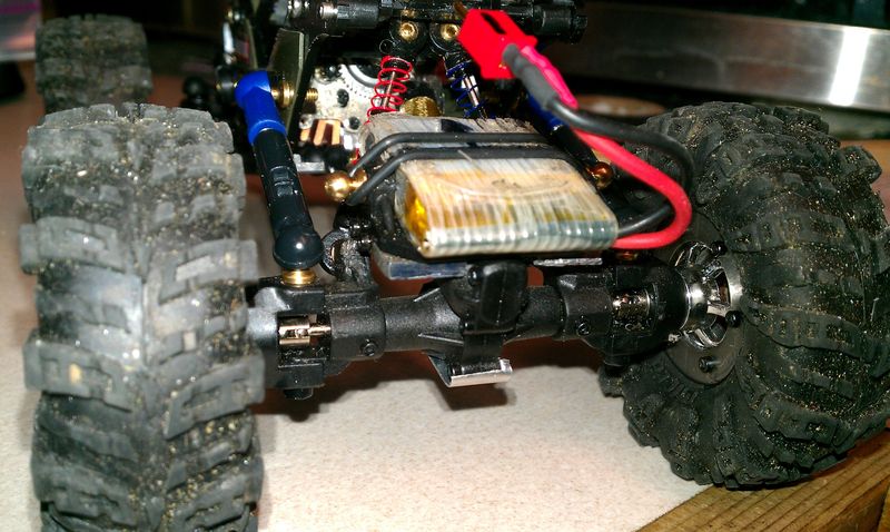 Battery/Rear links mount detail