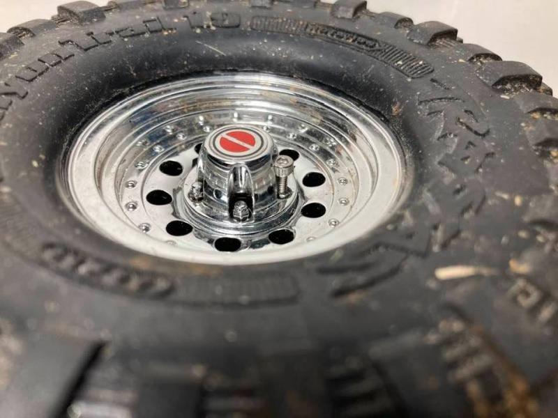 bronco wheel hub cap