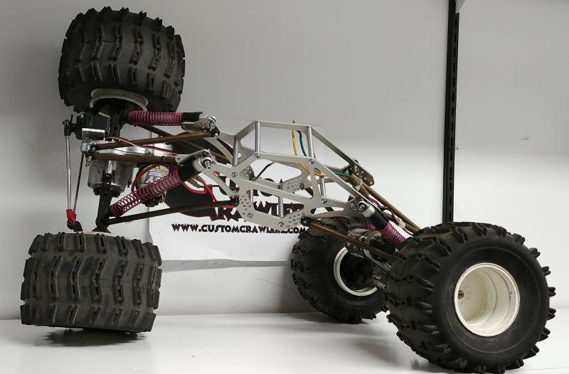 Custom Crawlerz POR Crawler Frame Plate Set on Clodbuster axles (flex)