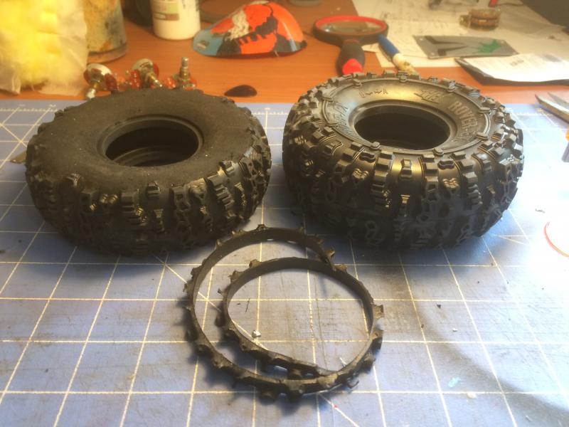 Finally looks like a proper crawler tire. I'll clip them and run them on the Yeti easy, just to break them in. Got to be careful because the Yeti will