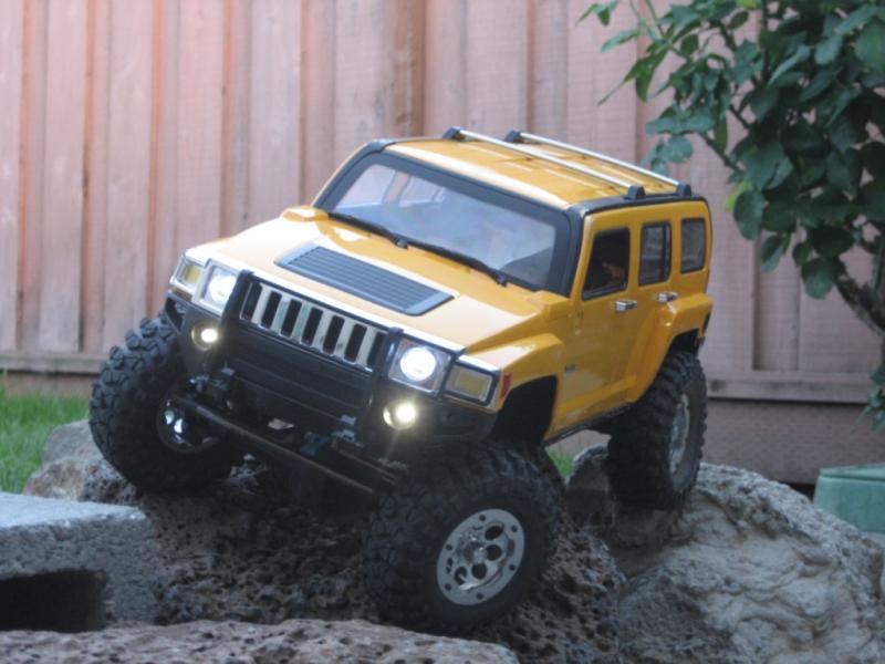 Maya Group Hummer H3 Body on SCX10