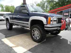 my new ride!
93 gmc 6in lift warn 9000lb winch warn bumper
35in nitto mud grapplers
20in incubus rims