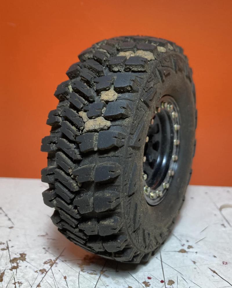 Non directional Goodyear MT R