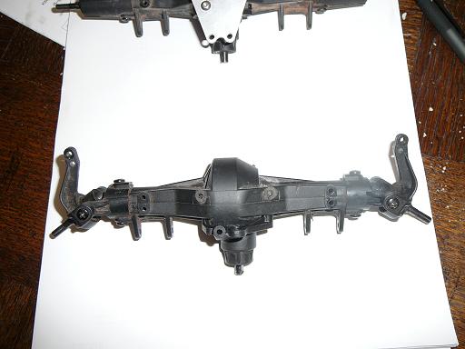 P1020178 front axle off scx10 all stock