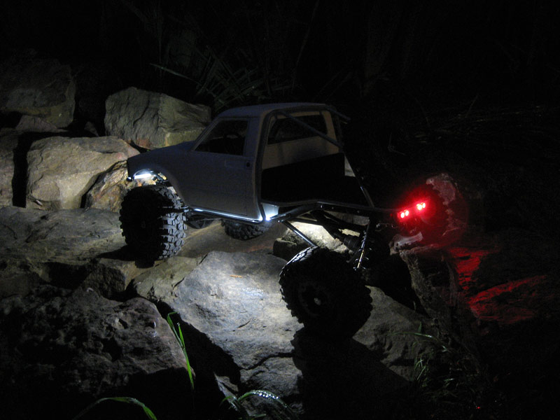 Rocks lights are in. Six more of the same leds that I used for the headlights.