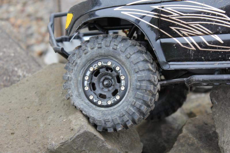 SCX-10 front close up.