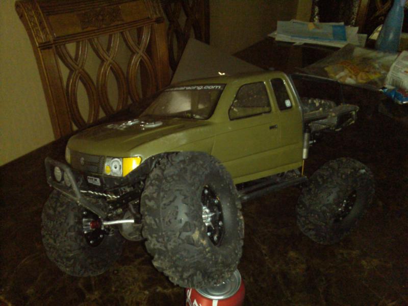 SCX10 on Schism's awesome tire goes out to sponsor "Ottsix" for Team LIK "Lostinkorea".  These bad boys are running with no foam. They are just right 