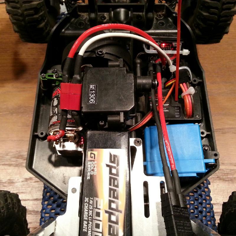 THe guts. Tekin FXR ESC and 35T motor.