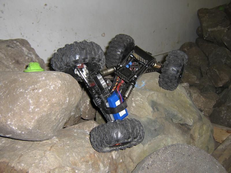 XR10 on my 5 ton indoor rockcourse.