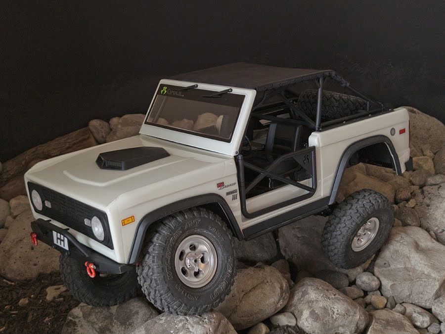 Axial-SCX10III-Bronco---Leather-Roof-Panel-3.jpg