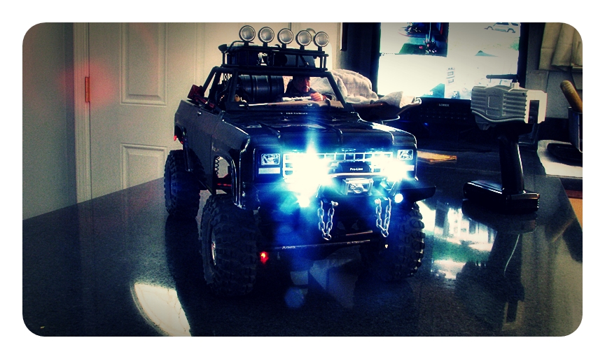 SCX10LEDx211.JPG