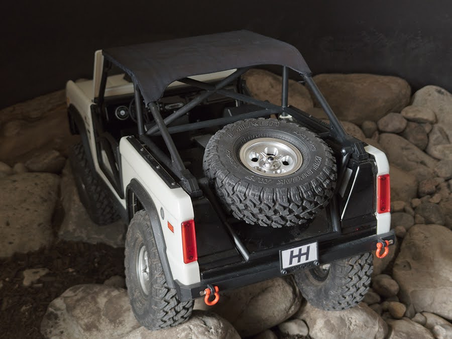 Axial-SCX10III-Bronco---Leather-Roof-Panel-5.jpg